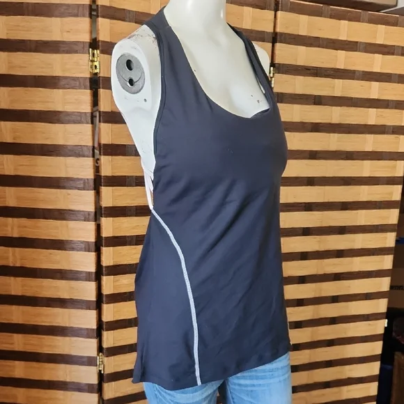 Tank Razorback Built In Bra - Picture 2 of 9